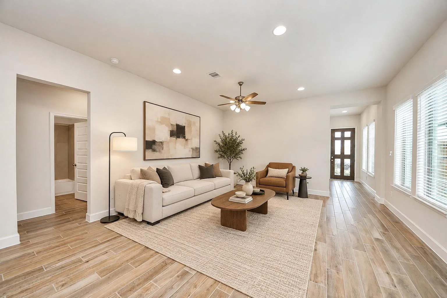 4 bed, 3.0 bath, 1736 sqft, $2,450 — Photo 4