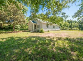 84 Meriwether St, Grantville, GA 30220