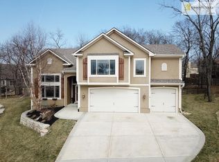 992 E 121st Pl, Olathe, KS 66061