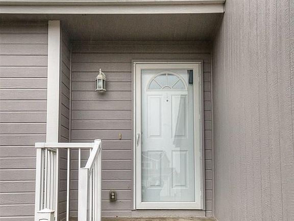 2nd image of 14615 Nebraska Cir