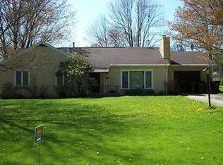 230 Ellis Ave, Hermitage, PA 16148