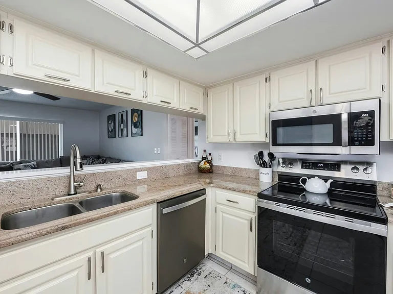 8214 Denise Dr — Photo 8