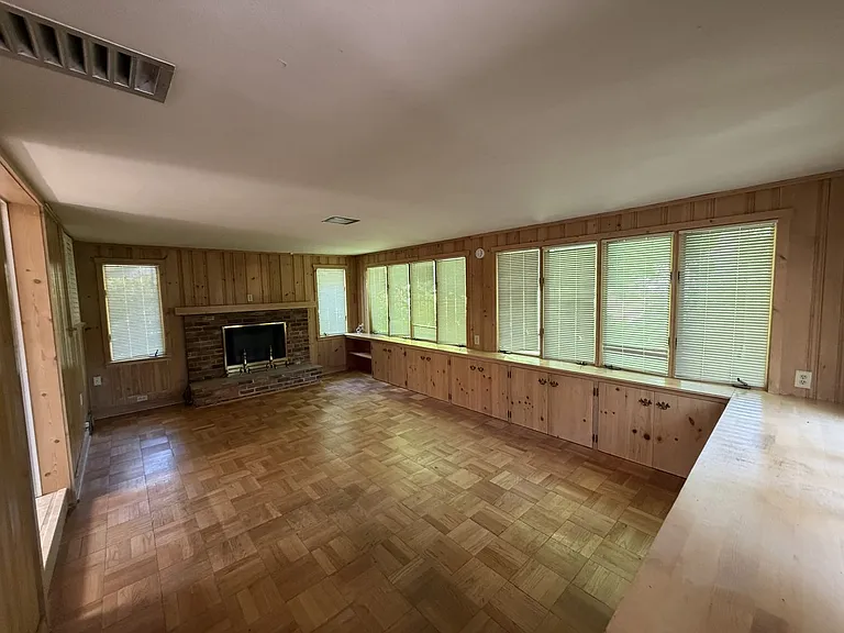 926 Laurelwood Rd — Photo 7