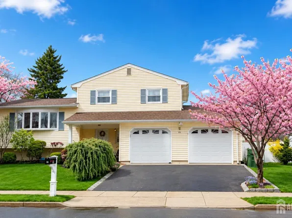10 Tyroler Ct, Edison, NJ 08820