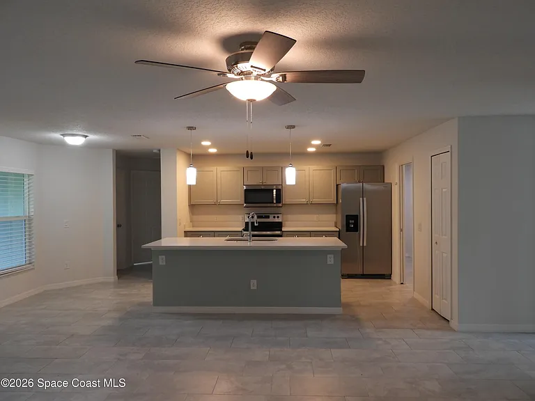1530 Paley Cir SE — Photo 6