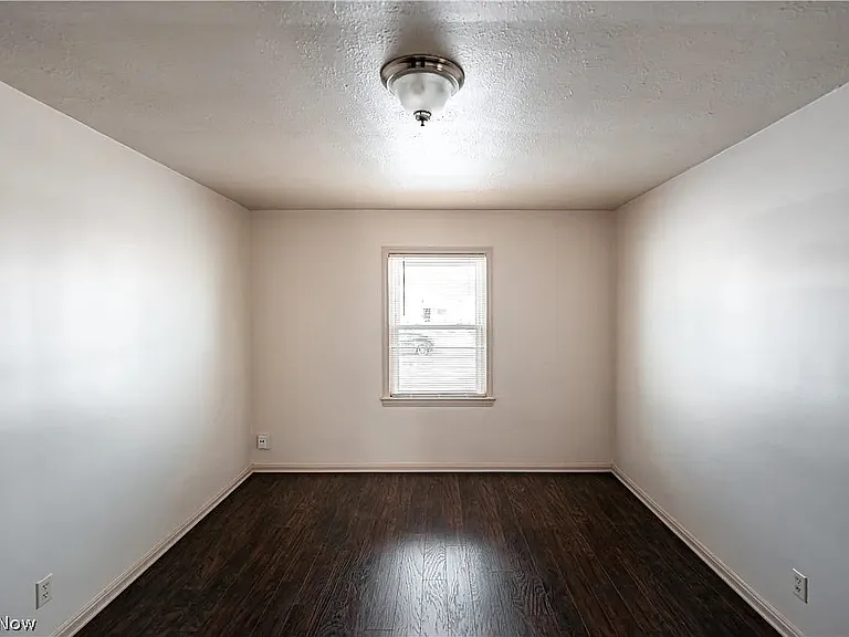 1211 Clearview Ave — Photo 8