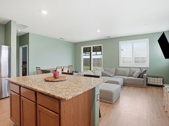 4th image of 4640 Orchard Lane