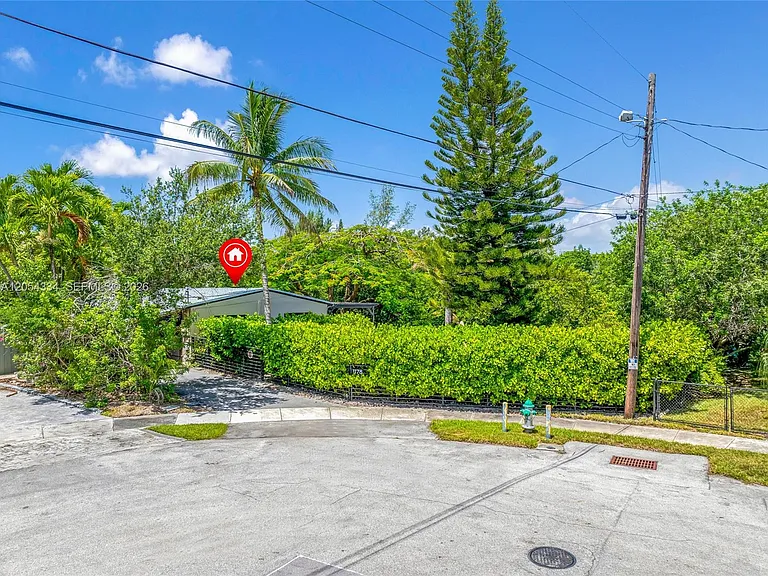 1178 Garfield St — Photo 48