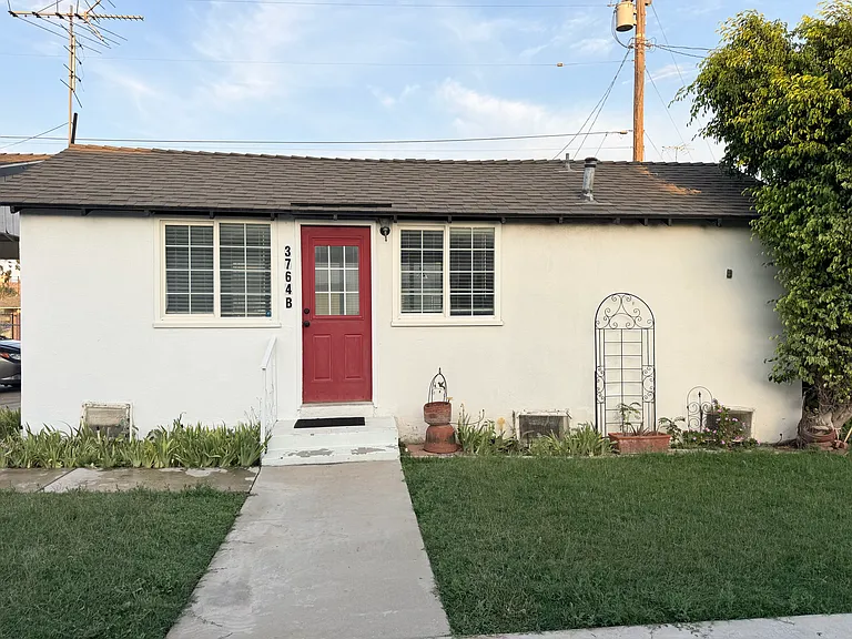 3764 Pacific Ave #B — Photo 2