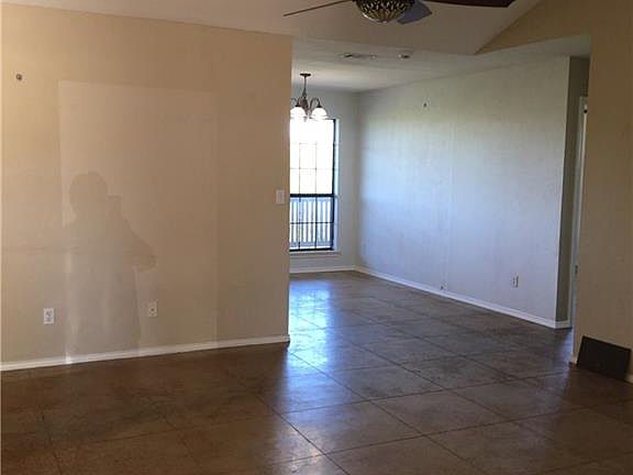 2nd image of 10526 Lake Park Dr