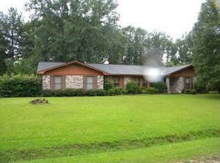 403 Treas Lake Rd, Aberdeen, MS 39730