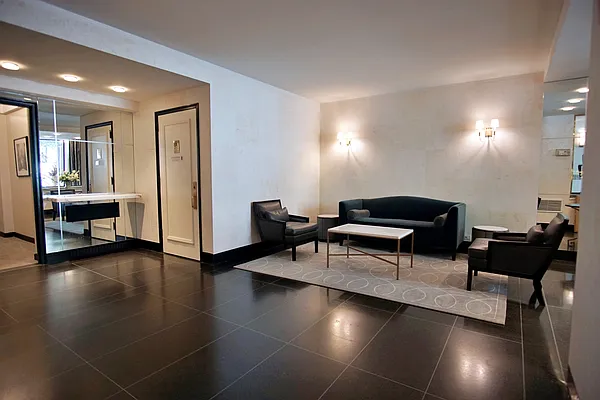 Rented by Domus Realty | media 27