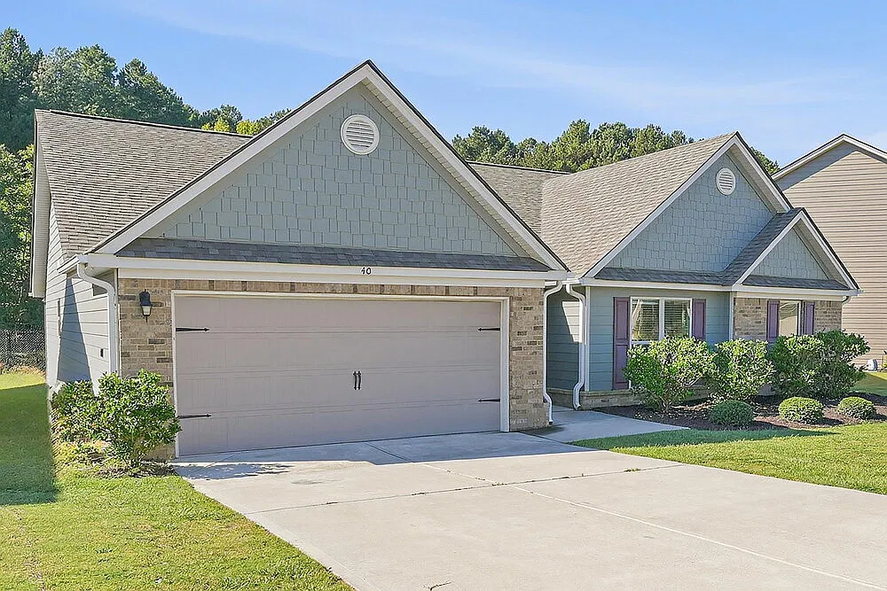 4 bed, 2.5 bath, 2200 sqft, $1,960 — Photo 3