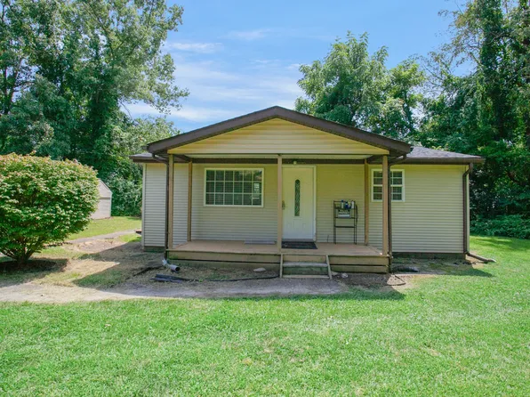 2816 S 11th St, Niles, MI 49120