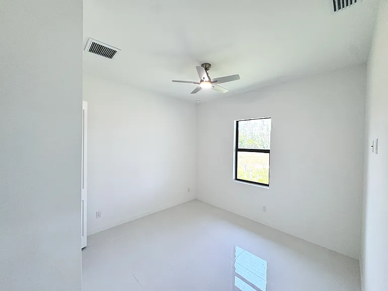4210 NW 24th Ter — Photo 19
