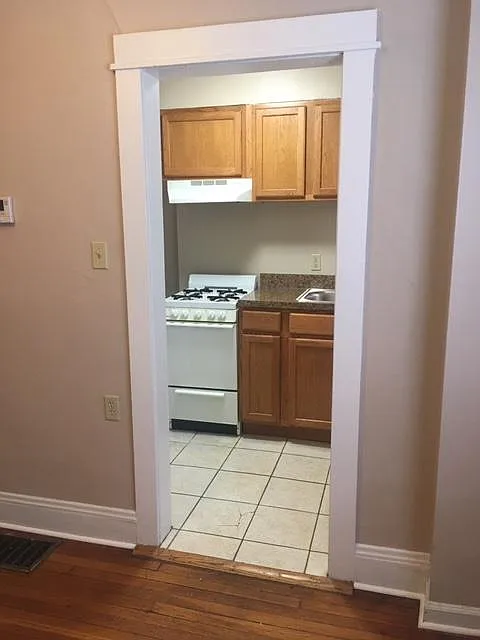 2 bed, $1,200 — Photo 3