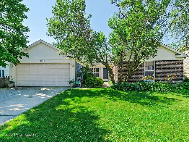 1630 Ivy Ct E photo 1