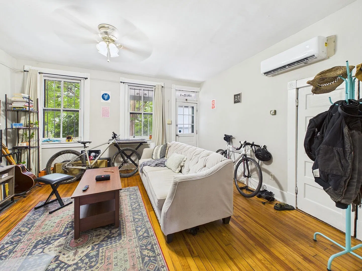 1 bed, 1.0 bath, 600 sqft, $1,145 — Photo 2