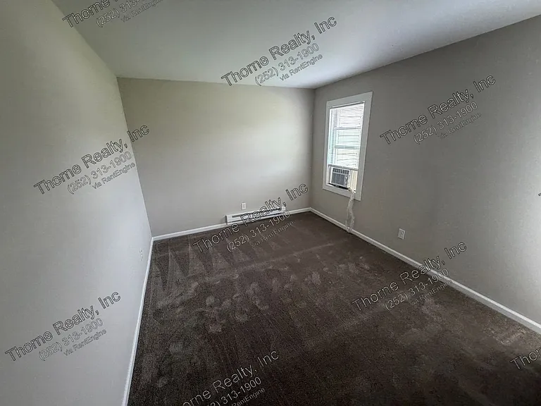 400 E Northern Blvd #39 — Photo 6