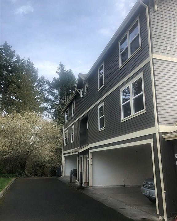 1st image of 272 Erickson Ave NE