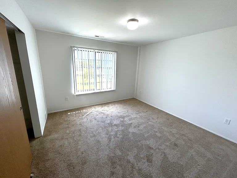 Thornridge Apartments — Photo 44