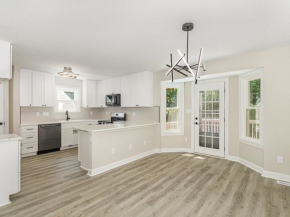 5th image of 2324 Dahlgreen Rd
