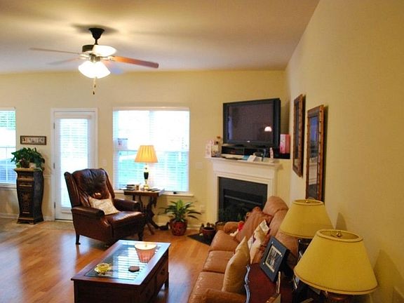 3rd image of 341 Shallowford Reserve Dr