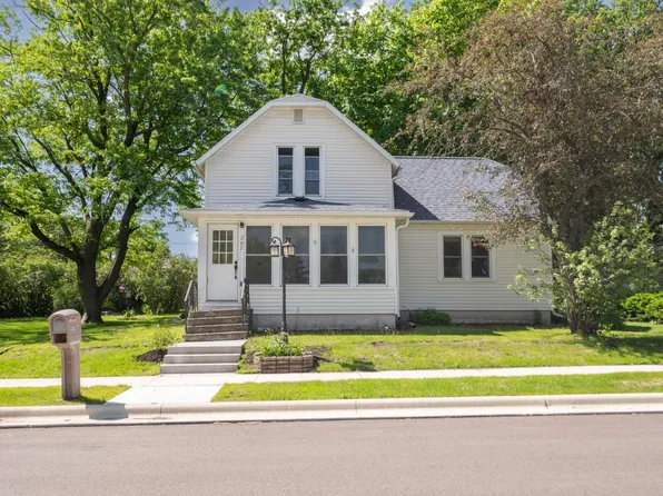 207 1st St NE, Dodge Center, MN 55927