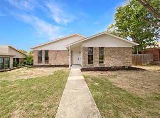 1703 Hartford Dr, Carrollton, TX 75007