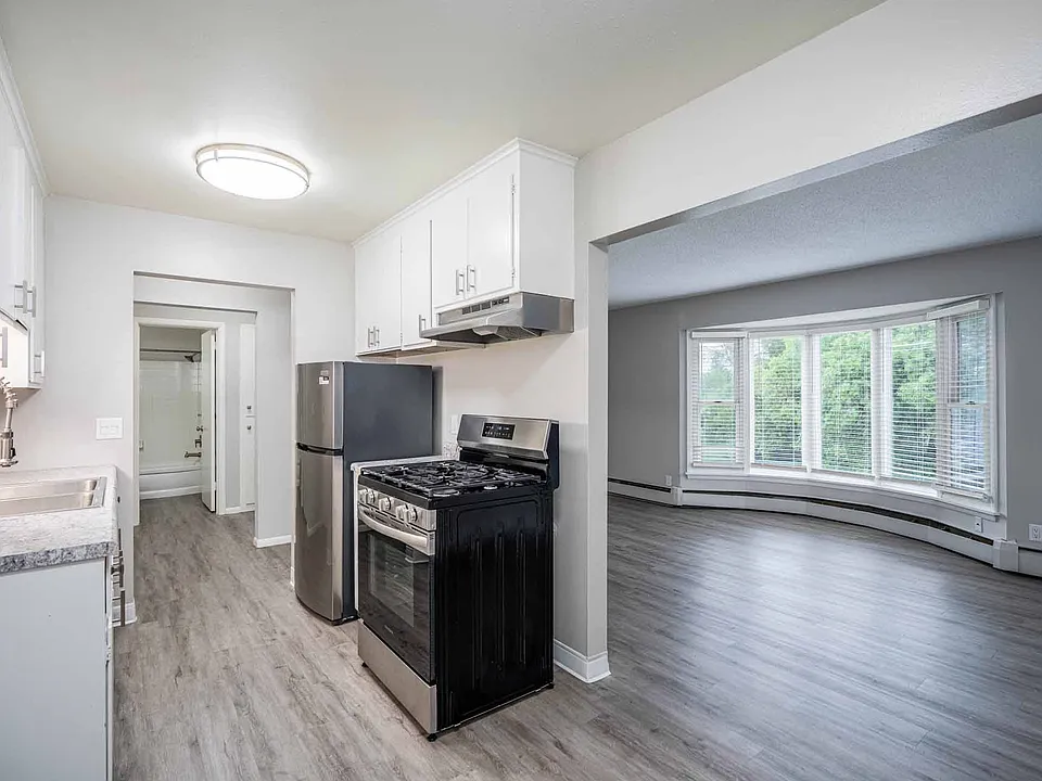 Richfield Square Apartments