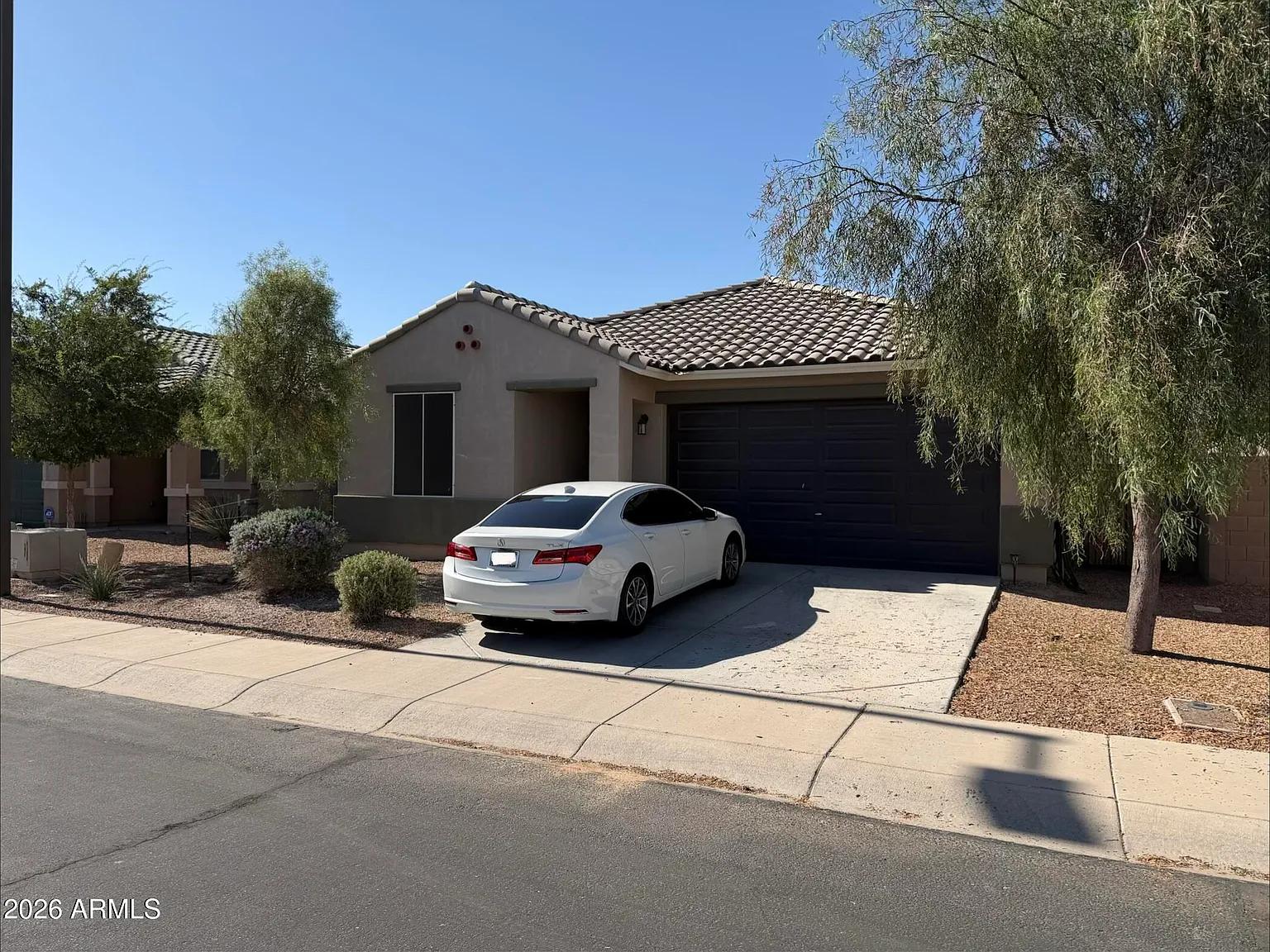 3 bed, 2.0 bath, 1699 sqft, $1,900 — Photo 2