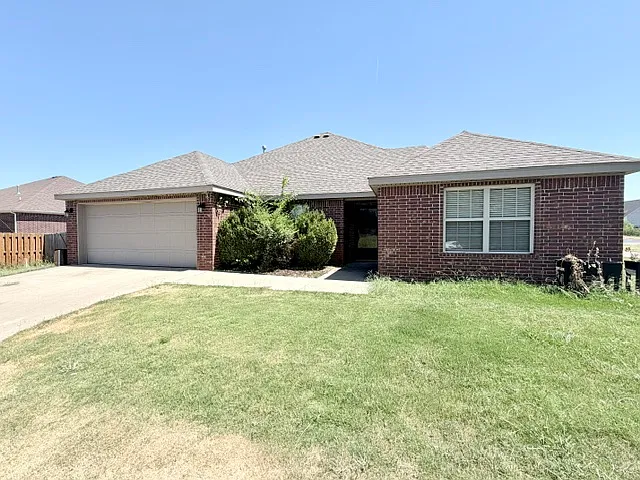 4 bed, 1870 sqft, $2,000 — Photo 1