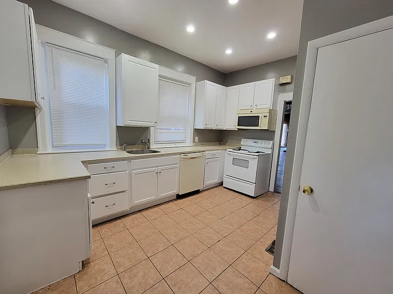 4554 N Smedley St — Photo 12