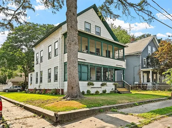 15 Vernon St #2, Holyoke, MA 01040