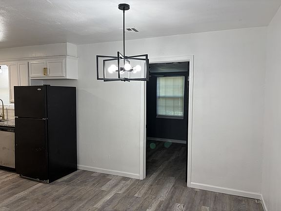 5th image of 5924 N College Ave