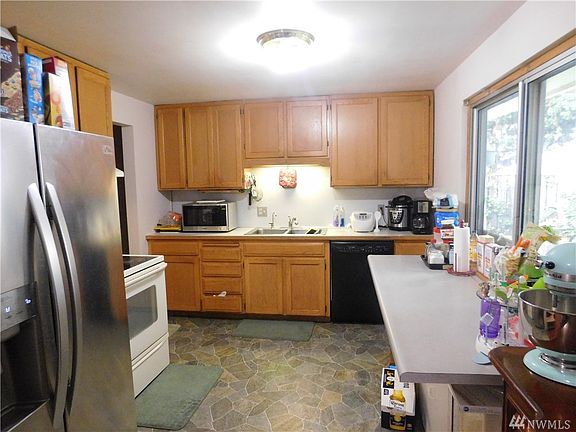 4th image of 2426 S 209th Pl