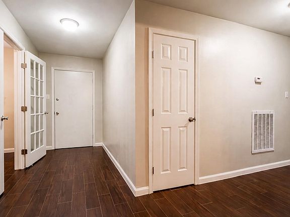 3rd image of 584 Elm St