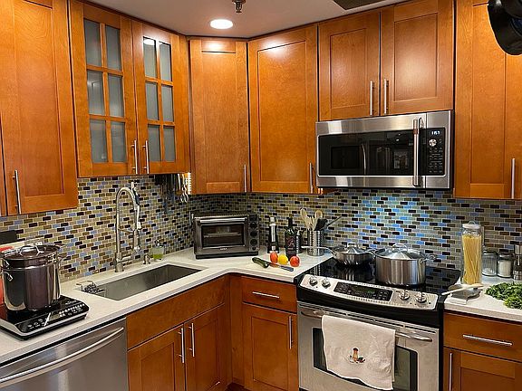 4th image of 1238 Callowhill St Suite 205