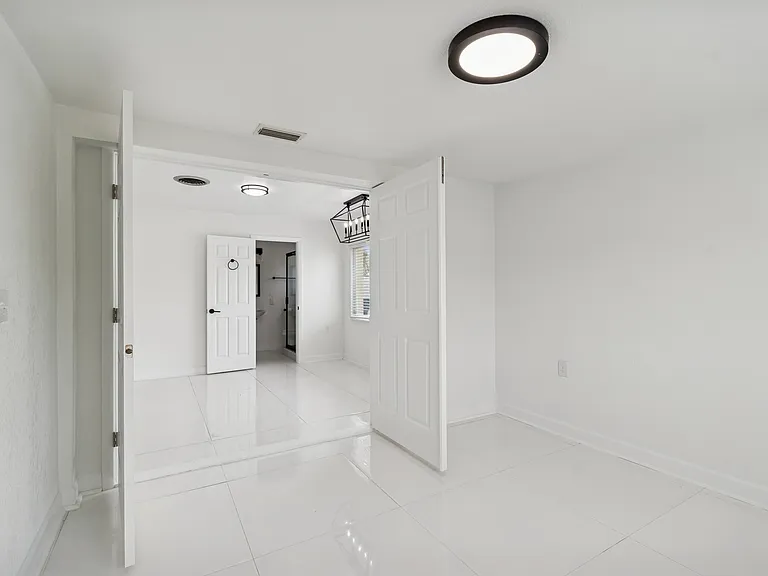455 81st Ave — Photo 27