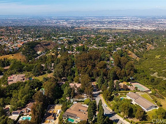 4th image of 14 Johns Canyon Rd