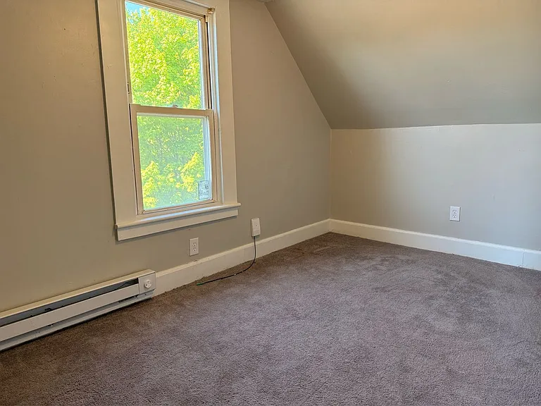 555 Main St — Photo 13