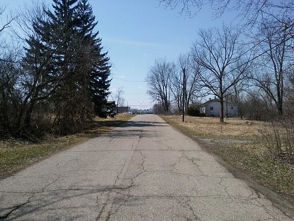 4th image of 1061 Clovis Ave