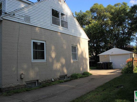 2nd image of 1424 W 30th St