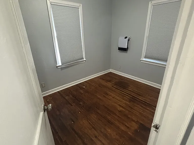 1729 E Looman St — Photo 9