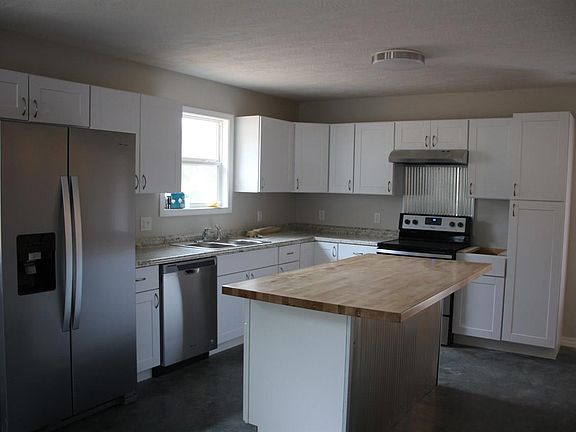 2nd image of 412 W 5th St