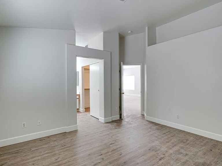 9660 Crystal Ridge Rd — Photo 16