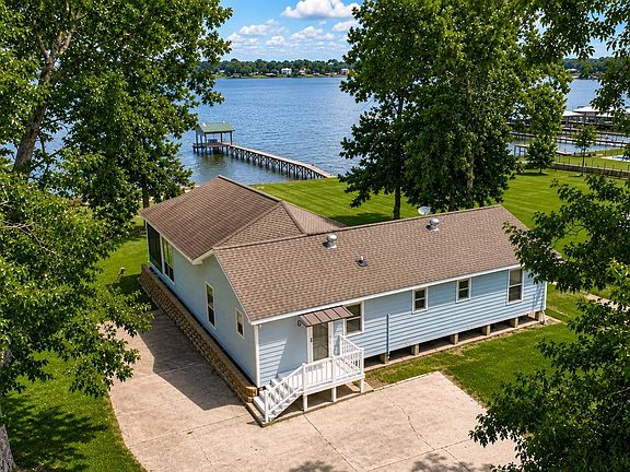 3rd image of 10493 Island Rd