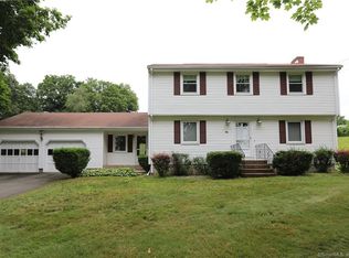 30 Surrey Ln, Windsor, CT 06095
