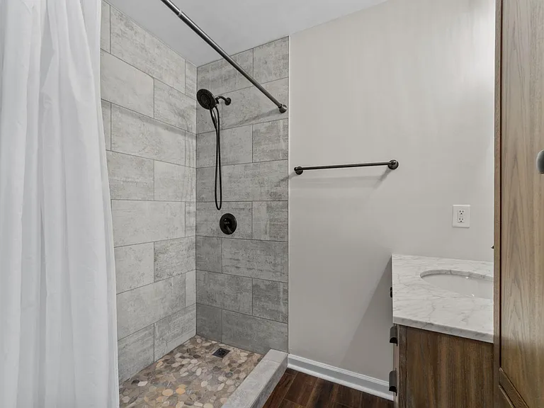 16842 Bridgeton Ln — Photo 25