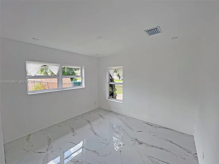 1606 NW 12th Ave — Photo 47